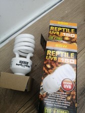 Exo Terra Reptile UVB 150, Wüstenterrarien Lampe, Kompakte UVB Lampe für in der 
