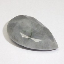 1H   HEILSTEIN : GRÄULICHER SAPHIR AUS MADAGASKAR TROPFEN 53,5 CT OPAK