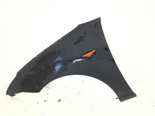 Kotflügel  L Ford Focus Turnier Tdci Trend DNW Mod. 2002 Kombi Farbe