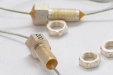 2x Keramik Durchführungs-Kondensator zum Einschrauben M5x11, 200 pF / 500 V, NOS