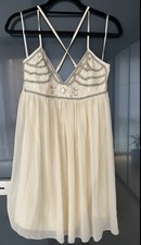 Lipsy London Cocktail Kleid Abendkleid Baby Doll Creme Perlen Gr S/M