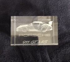 Modell PORSCHE 911 GT 3rs Auto-Laser Gravur Kristall-Würfel Briefbeschwerer - 530g