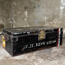 VINTAGE Industrial Mid Century Metall Kofferraum Truhe Couchtisch Aufbewahrungsbox + Schlüssel