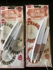 Fan Dekorationen in weiß mit metallische Silber und Roségold Umrandung x2 Packs NEU