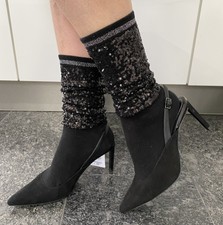 ZARA Pumps mit Socken. Gr. 40. (OVP 70,00) NEU