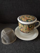 Teetasse mit Sieb und Deckel aus Porzellan - klassisches Motiv  * Cha Cult *