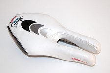 ISM ADAMO Racing Gel Fahrrad Sattel 130mm x 240mm weiß Titan Schienen