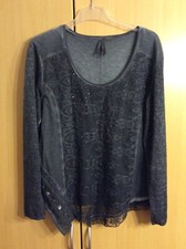 Body Needs Damenshirt, Bluse, Gr. 42 Oberteil Dunkel Grau, Spitze/Strasssteine