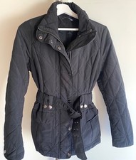 Schicke COMMA Jacke, Herbst Winter, schwarz mit Gürtel, tailliert, Gr. 34 - TOP