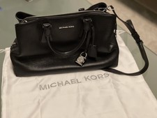 Michael Kors Handtasche Damen schwarz Echt Leder m. silbernen Applikationen neuw