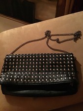 Handtasche,Clutch mit Schulterkette schwarz mit Nieten