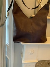 GEBRAUCHTE M&S EXTRA GROSSE DUNKELBRAUNE 100 % LEDERTASCHE IN SAUBER & V. GD. ZUSTAND.