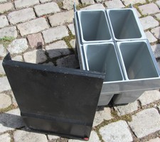 Müll-Sammelbox für Einbauküchen, 4 Mülleimer, Fabrikat HAILO mit Deckel