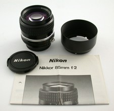 NIKON AiS MF Nikkor 2/85 85mm F2 2,0 analog + digital fast wie neu near mint