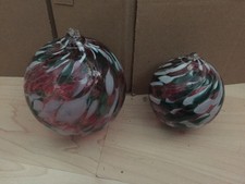 Dekokugeln Fensterkugeln lila/weiß/grün 2 Stück 7 cm und 10 cm