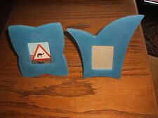 2 Stand-Bilderrahmen, blau, Kunststoff, verschiedene Größen und Formen, guter Zu