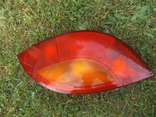 Ford KA Rücklicht links Bremslicht Nebelschlussleuchte Heckleuchte Bj 1996-2008