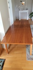 Esstisch in Rotbuchenfurnier für bis zu 8 Personen
