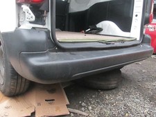 2015 Peugeot Partner/Citroen Berlingo Stoßstange hinten in schwarz mit Sensoren