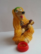 Ü-Ei-Figur * Großstadthunde - Streuner, Schnüffler ... 2010 * Kurt Klampfe