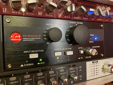 Monitor Controller / SM pro-Audio M-PATCH 2 / OHNE!! 2HE Einbauhalterungen