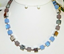 Halskette Würfelkette Perlen Polaris Glas crash Hämatit grau Silber Blau 292p