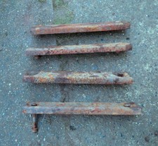  4 MASSEY FERGUSON 124 BALETTENDICHTE-PADS/HALTERUNGEN 