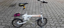 E-Bike, Airwheel, Klapprad-Camping, weiß.
