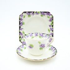 Royal Doulton Violetts schwarzes Borte Trio - Tasse, Untertasse, quadratische Seitenplatte