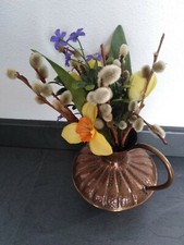Kupfer Vase mit künstlichen Osterstrauß
