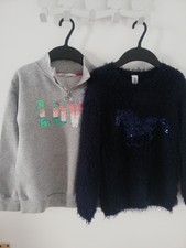 Mädchen Kleidung 2-teilig Gr.122-128 zwei warme Pullis gepflegter Zustand