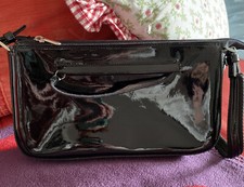 Abendtasche  schwarz Lackleder geräumig !