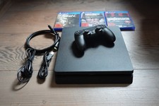 Sony PlayStation 4 Slim 1TB Spielkonsole + 3 Spiele