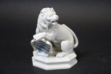 Bayrisches Wappentier Löwe bemalte Porzellanfigur Nymphenburg (DZ211)