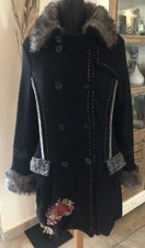 Schöner Wollfilz Kurzmantel Tailliert ca. Gr.42/44 von Desigual Schwarz Bestickt