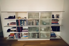 Regal/Schrank/Sideboard weiss mit Glas-Schiebetüren von Interlübke