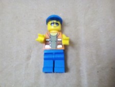 Lego Mini Figur Workman mit blauer Kappe