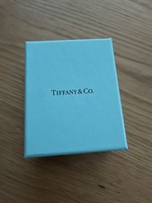 Verpackung mit Schmucksäckchen von Tiffany