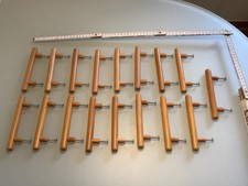 17 Stück Schrankgriffe, Echtholz hell, L 150 mm, DU 15 mm, Lochabst.  96 mm