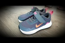 ??Nike Baby Kinder Mädchen Sneaker Sportschuhe Gr.22 Grau/ Rosa ?NEUWERTIG?