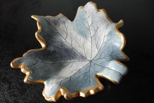 Sehr schöne blaue Blattschale / Schale in blattform Nur eine von zwei !