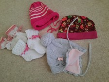 Wintermützen   Kindermützen   3 Mützen und 2 x Stricksocken   Baby-Kleinind 