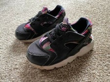 schöne Kinderschuhe / Sneaker - Gr. 25 / UK 7,5 von Nike