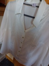  Bluse Langarm schneeweiß mit Spitze n e u Gr.44 top Teil
