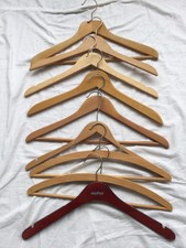 Konvolut 9 Stück Holz Einfachbügel Kleiderbügel Holzkleiderbügel, diverse