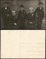 Menschen/Soziales Kinder Jungen im Anzug, Mädchen in Tracht 1915 Privatfoto