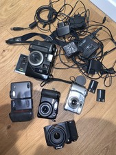 5 Digital Kameras Konvolut Nikon Coolpix Fujifilm Revue & Aufladestationen