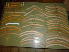 Kleiderbügel, Holz, Holzkleiderbügel; 30 Stück