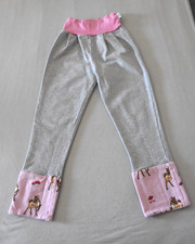 BABAUBA Hose Jogger Gr. 104 grau-pink Rehlein - sehr gut erhalten