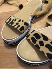 Sandalen River Island 39 aus Wildleder mit Knöchelriemen. Gebraucht.